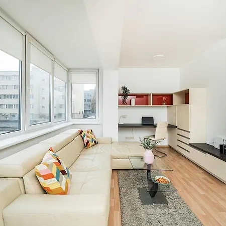 Bright Apartment Near Central Station/ Urban Rent Kaunas Exterior photo