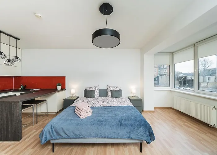 Bright Apartment Near Central Station/ Urban Rent