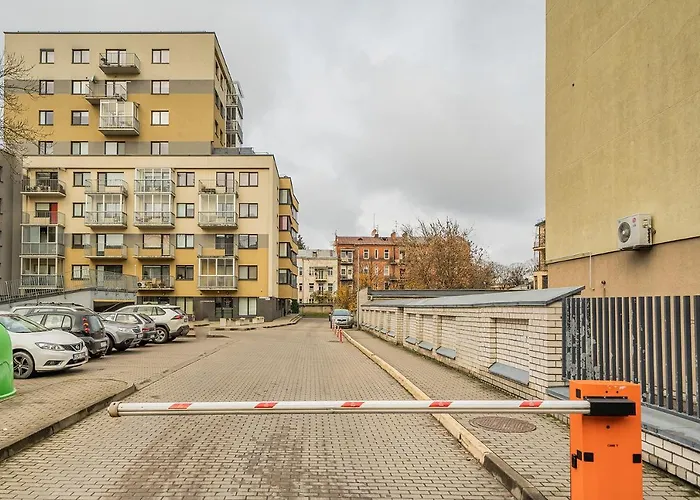 Bright Apartment Near Central Station/ Urban Rent