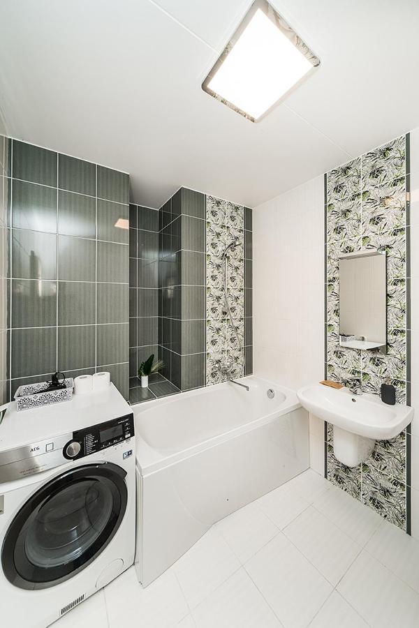 Bright Near Station/ Urban Rent