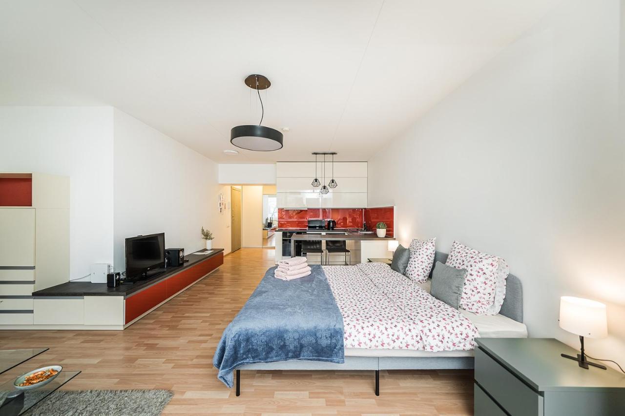 Apartment Bright Near Station/ Urban Rent Kaunas